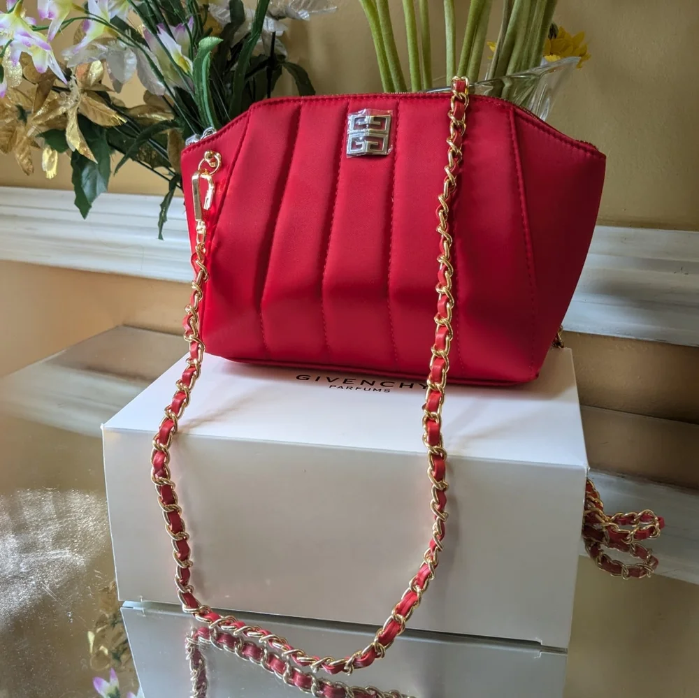 Givenchy - Picture 6 of 16